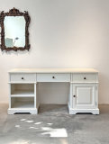 Desk 22